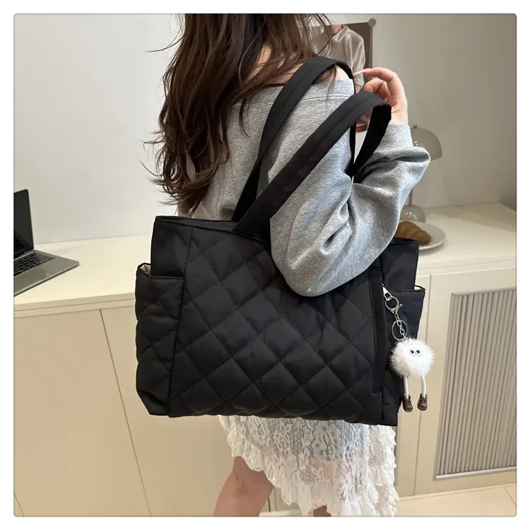 Black Quilted Women's Shoulder Bag 2026 New Model — feature 31