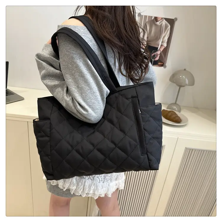 Black Quilted Women's Shoulder Bag 2026 New Model — feature 35