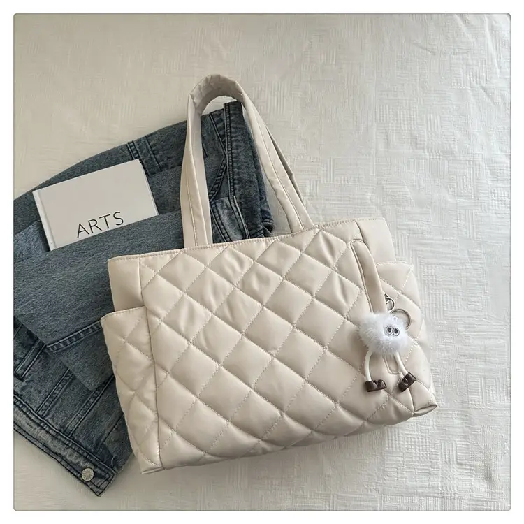 Black Quilted Women's Shoulder Bag 2026 New Model — feature 44