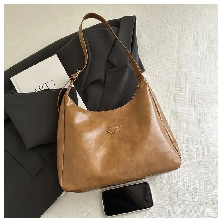 Black Leather Shoulder Bag for Women 2026 — feature 10