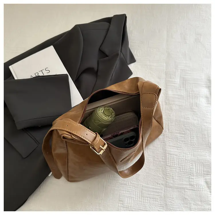 Black Leather Shoulder Bag for Women 2026 — feature 12