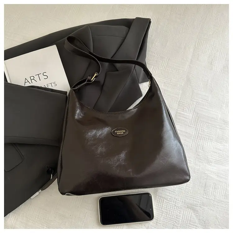 Black Leather Shoulder Bag for Women 2026 — feature 13