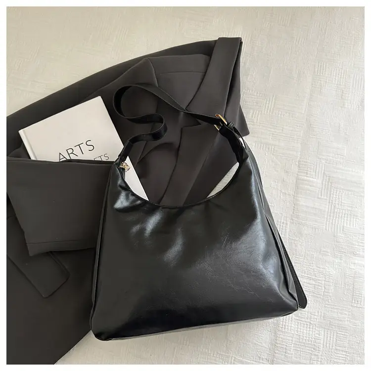 Black Leather Shoulder Bag for Women 2026 — feature 17