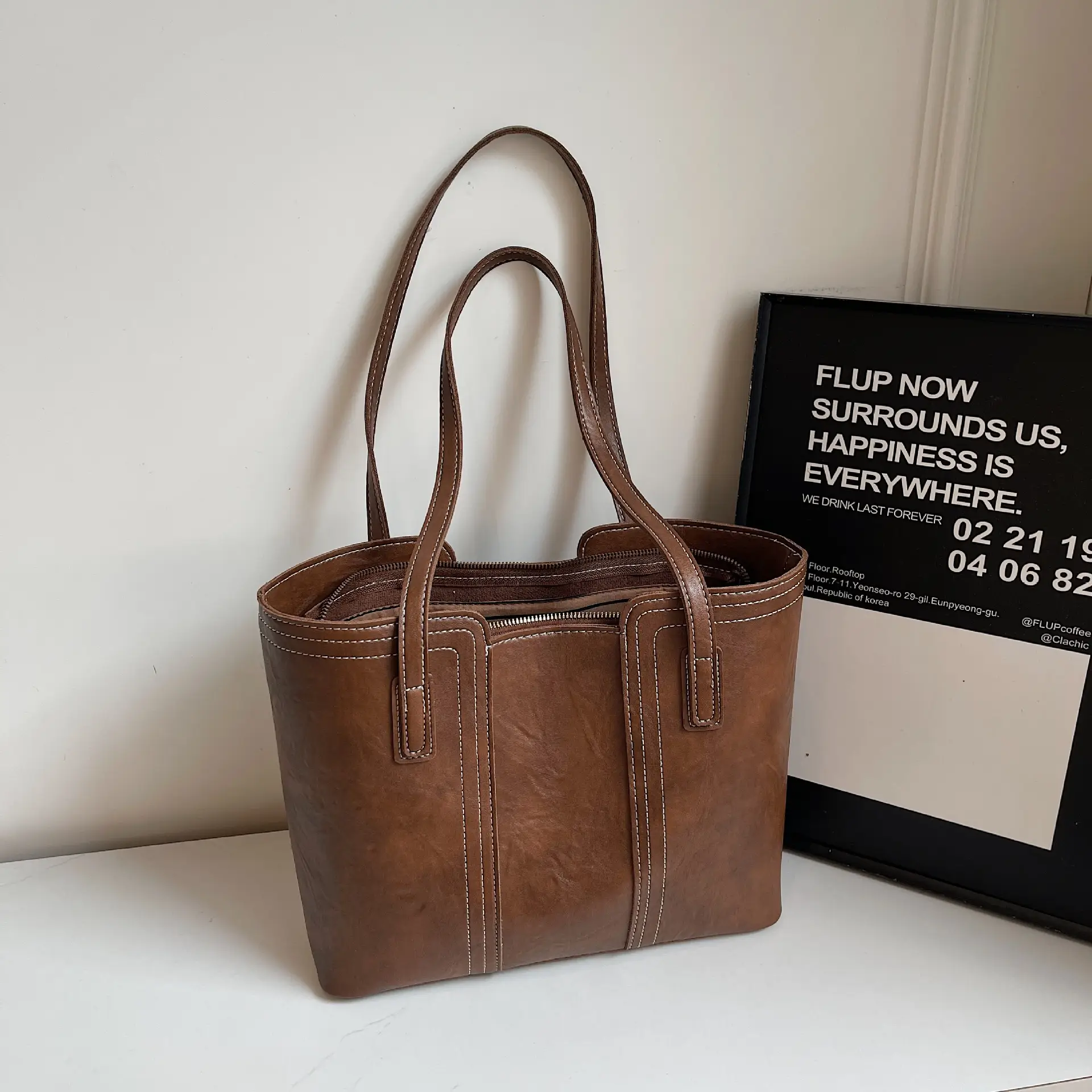 Brown Leather Large Capacity Women's Tote Bag - Image 2