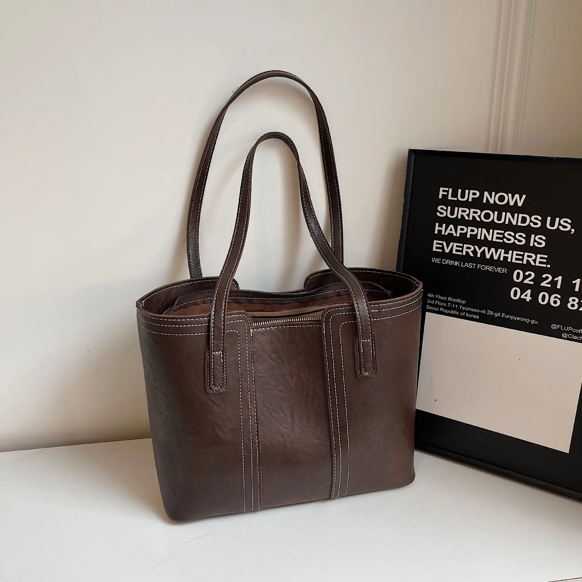 Brown Leather Large Capacity Women's Tote Bag - Image 3