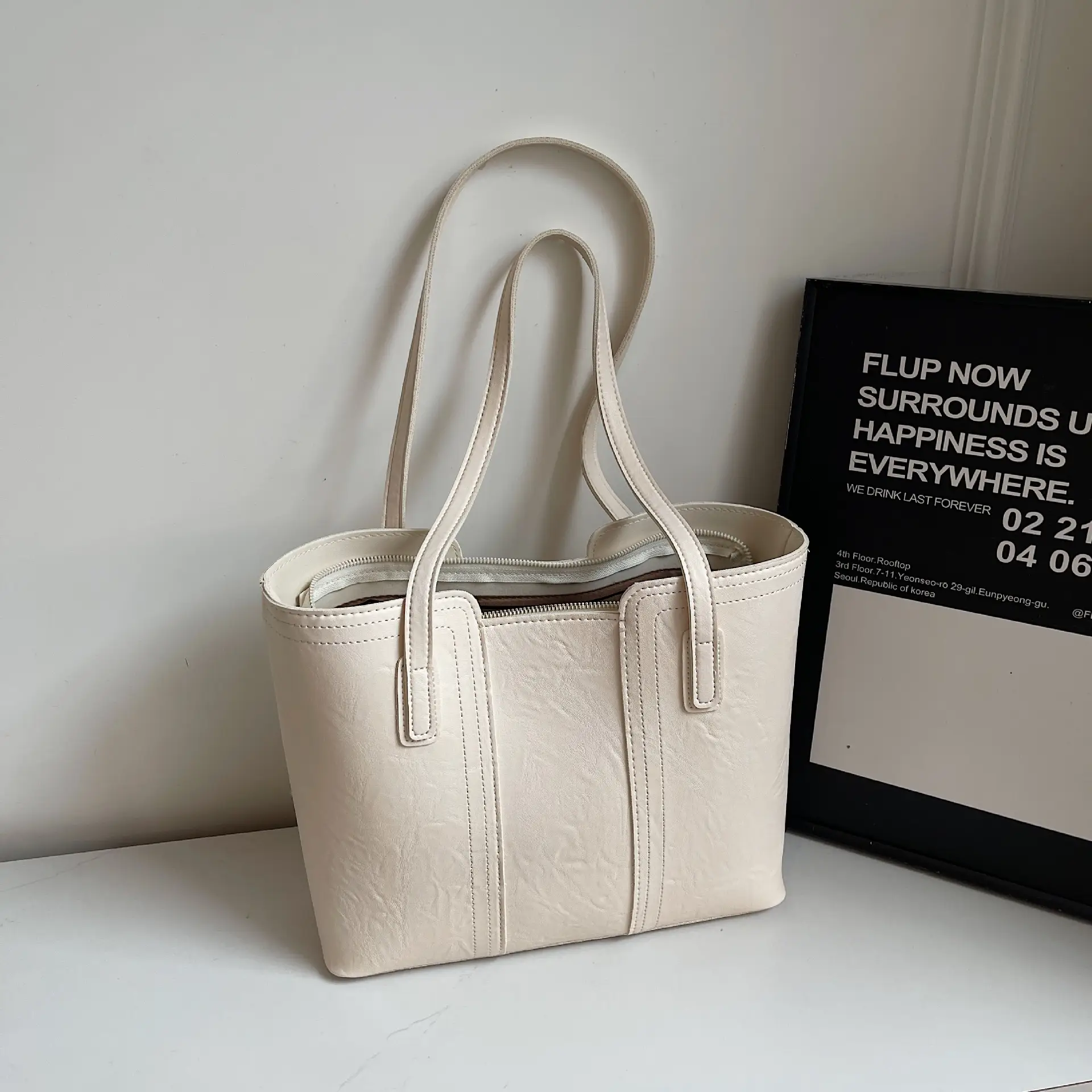 Brown Leather Large Capacity Women's Tote Bag - Image 4
