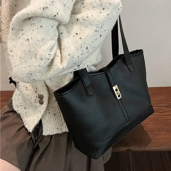Black Vintage Women's Tote Bag with Gold Clasp