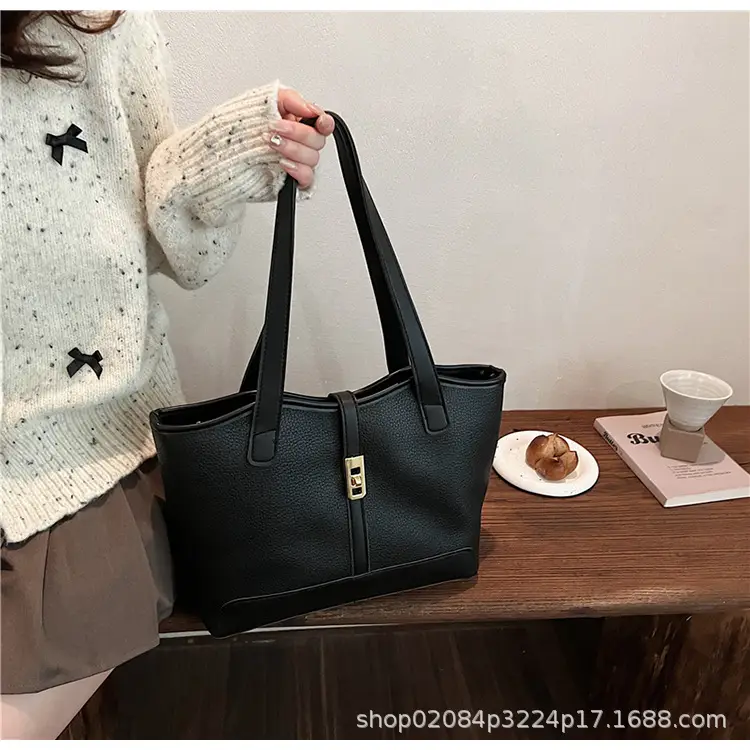 Black Vintage Women's Tote Bag with Gold Clasp — feature 16
