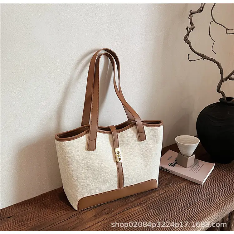 Black Vintage Women's Tote Bag with Gold Clasp — feature 25