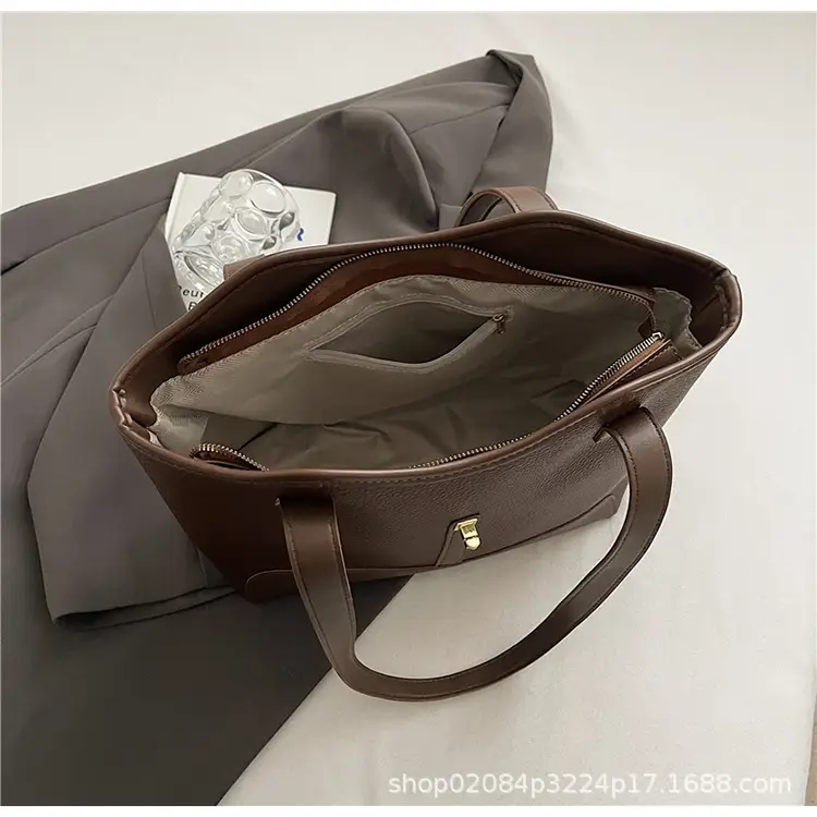 Black Vintage Women's Tote Bag with Gold Clasp — feature 28