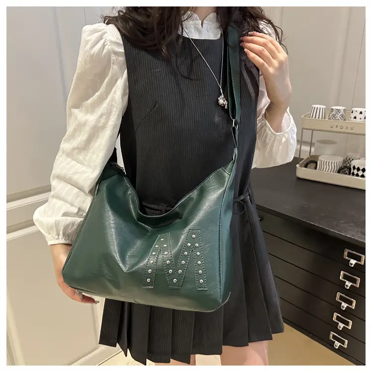 Brown Rivet Shoulder Bag Large Capacity Women — feature 10
