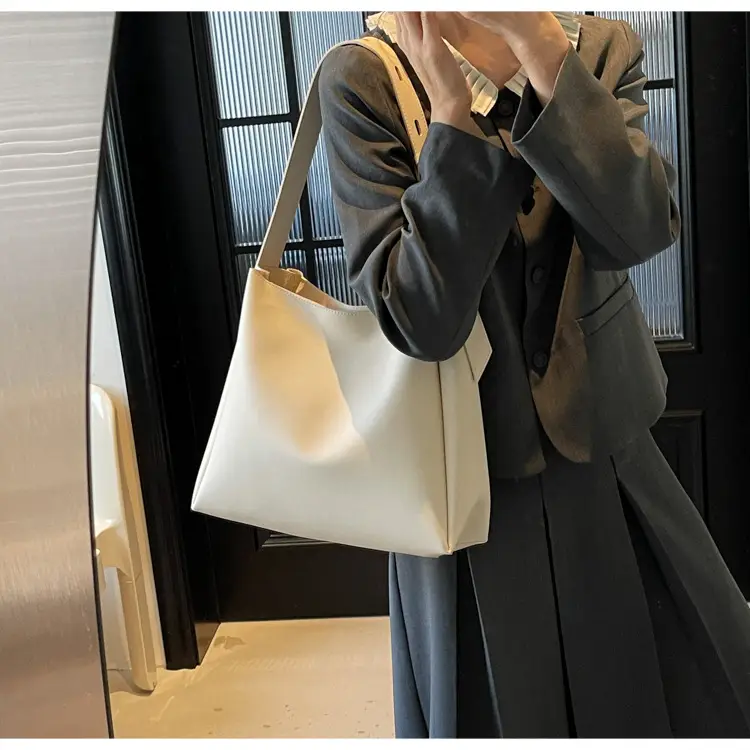 Women Retro Brown Bucket Bag Large Capacity 2025 — feature 17