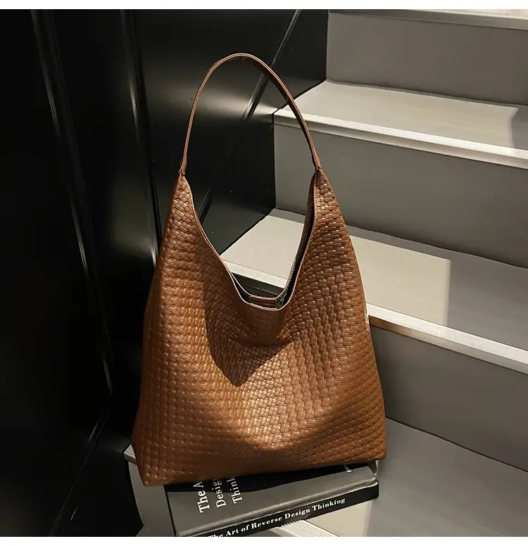 Large Capacity Woven Bucket Bag for Women Brown Black — feature 15