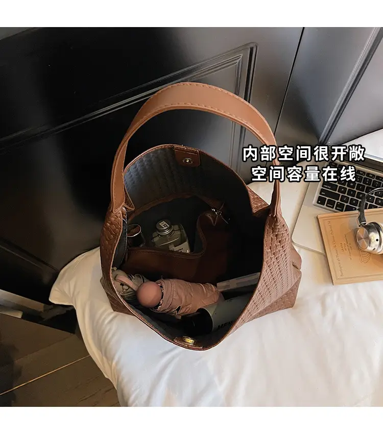 Large Capacity Woven Bucket Bag for Women Brown Black — feature 7