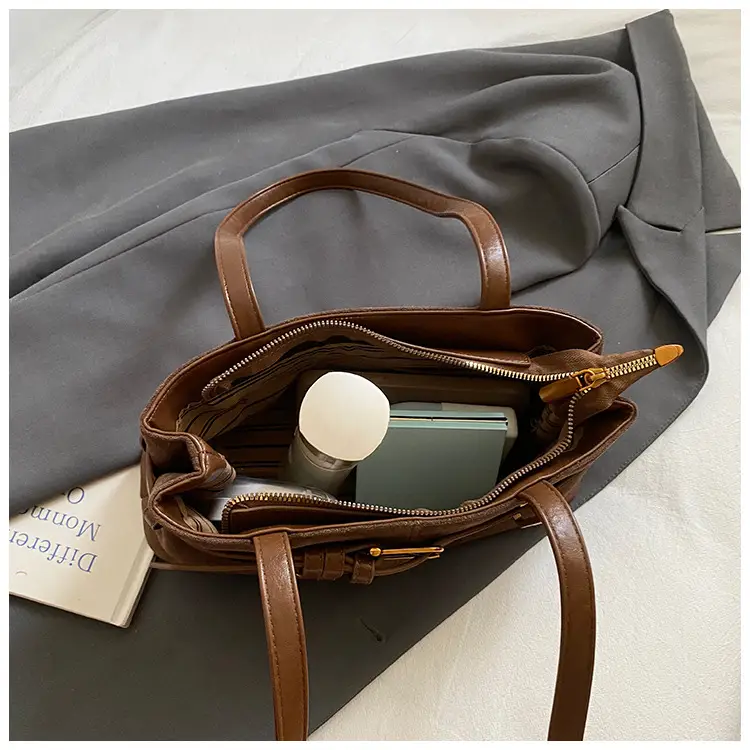 Women's Large Cap Leather Shoulder Bag Brown 2025 — feature 10