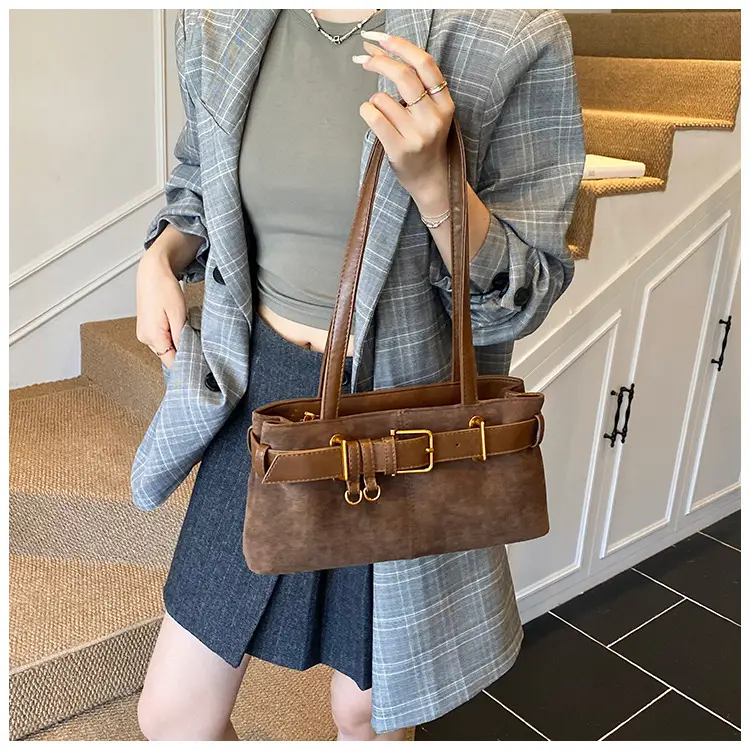 Women's Large Cap Leather Shoulder Bag Brown 2025 — feature 15