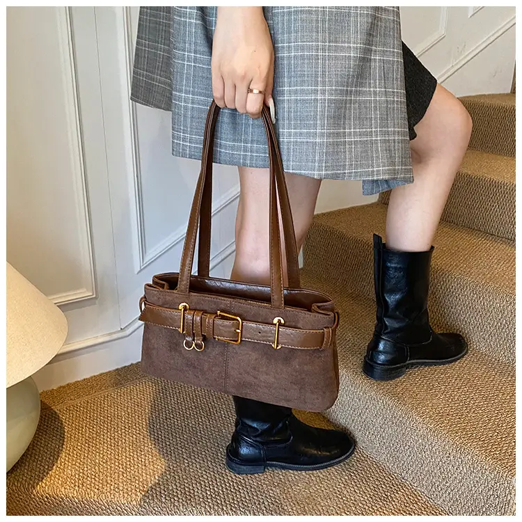 Women's Large Cap Leather Shoulder Bag Brown 2025 — feature 16