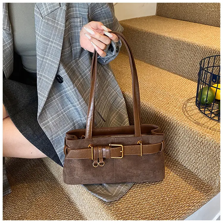 Women's Large Cap Leather Shoulder Bag Brown 2025 — feature 17