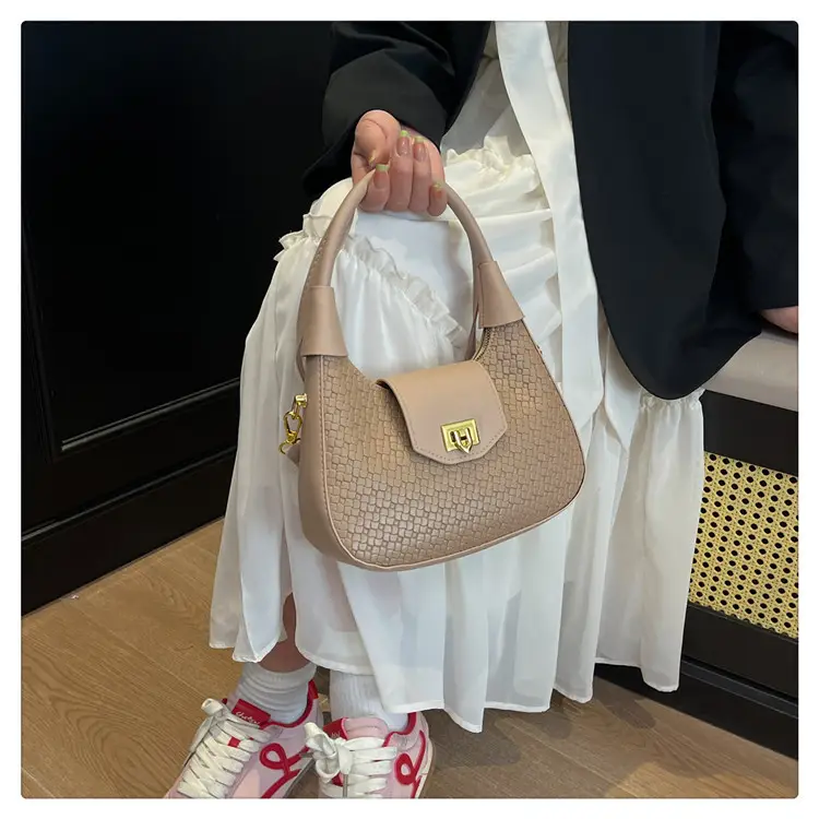 Red Woven Handbag for Women 2025 Casual Shoulder — feature 16