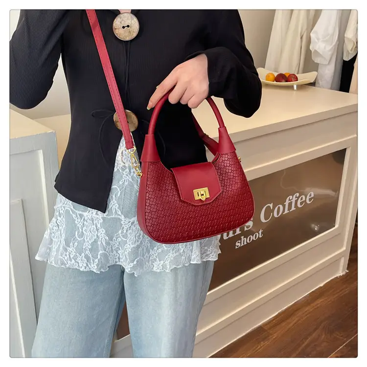 Red Woven Handbag for Women 2025 Casual Shoulder — feature 17