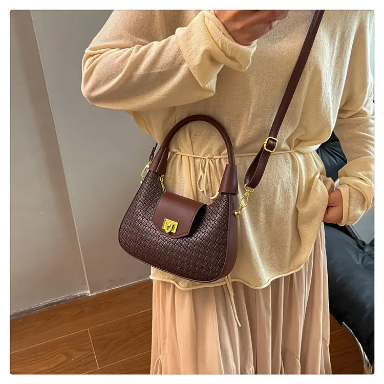 Red Woven Handbag for Women 2025 Casual Shoulder — feature 23