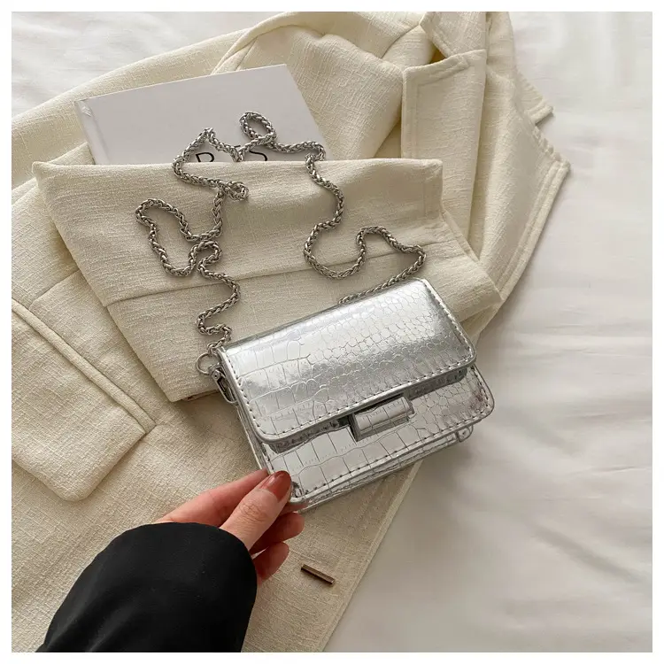 Mirror Patent Leather Chain Crossbody Bag for Women — feature 11