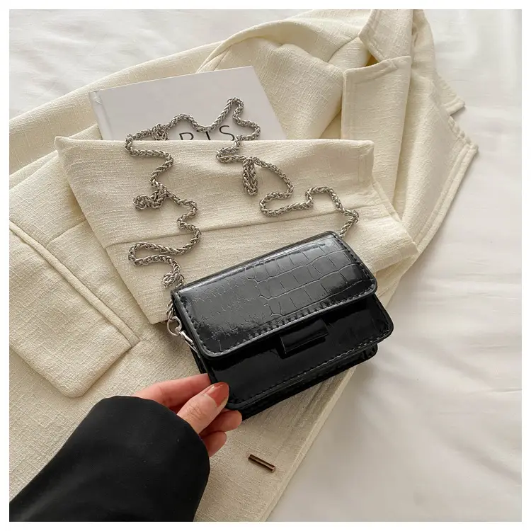 Mirror Patent Leather Chain Crossbody Bag for Women — feature 12