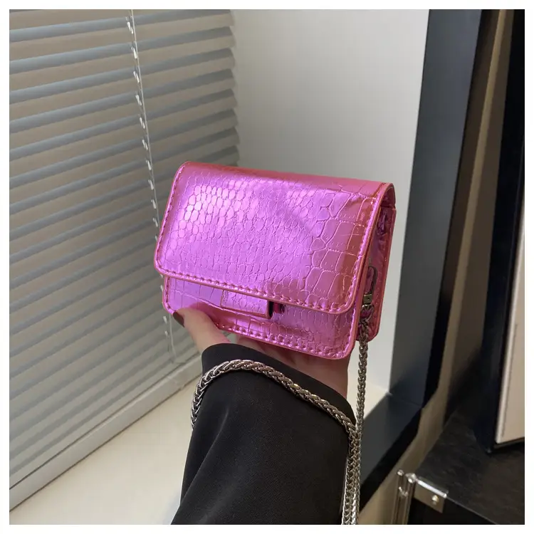 Mirror Patent Leather Chain Crossbody Bag for Women — feature 16