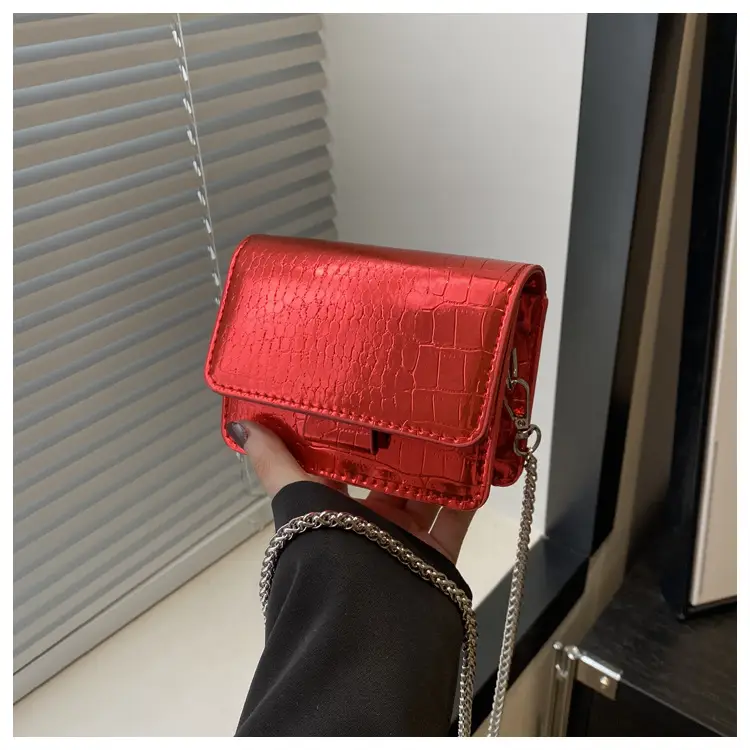 Mirror Patent Leather Chain Crossbody Bag for Women — feature 17