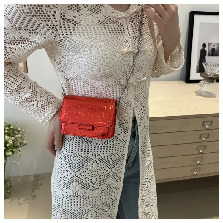 Mirror Patent Leather Chain Crossbody Bag for Women — feature 27