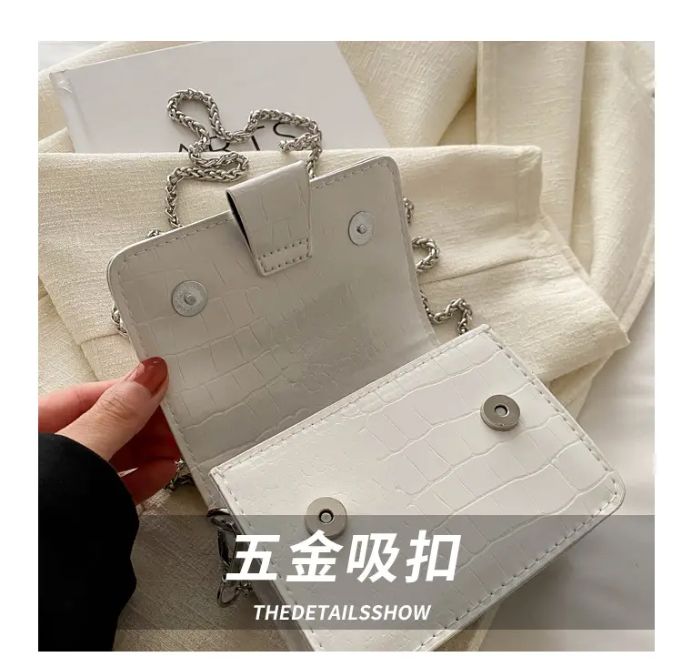 Mirror Patent Leather Chain Crossbody Bag for Women — feature 5