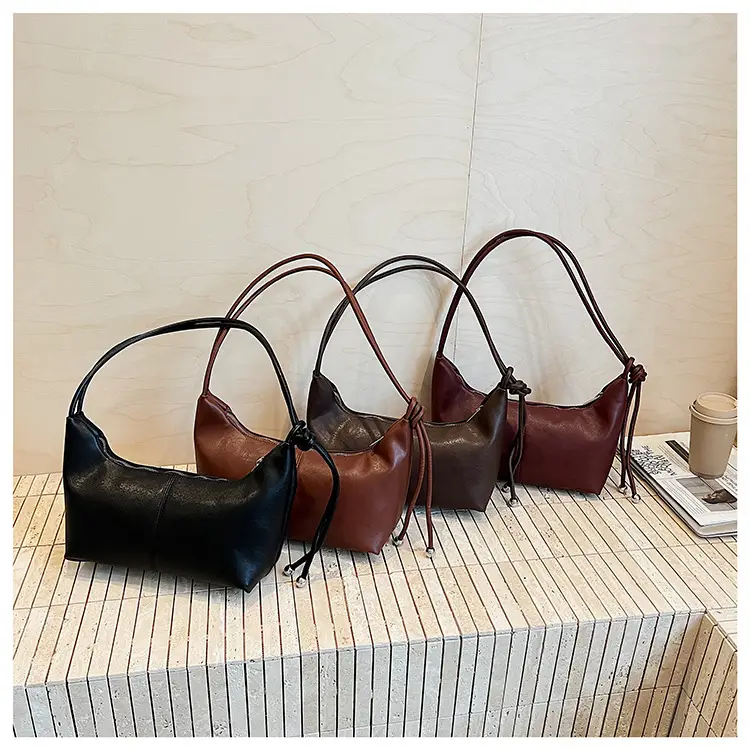 Women Large Capacity Crossbody Bag Brown Leather 2025 — feature 13