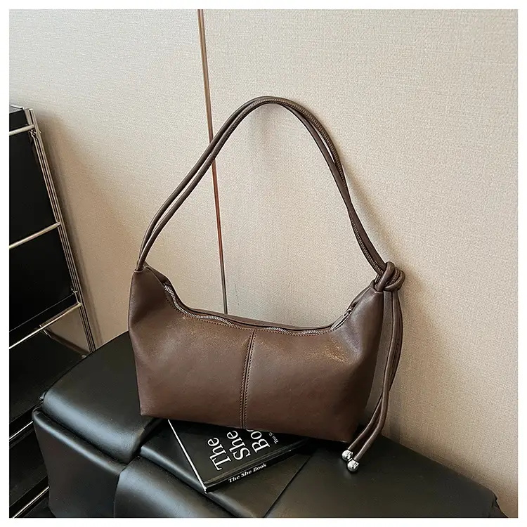 Women Large Capacity Crossbody Bag Brown Leather 2025 — feature 18