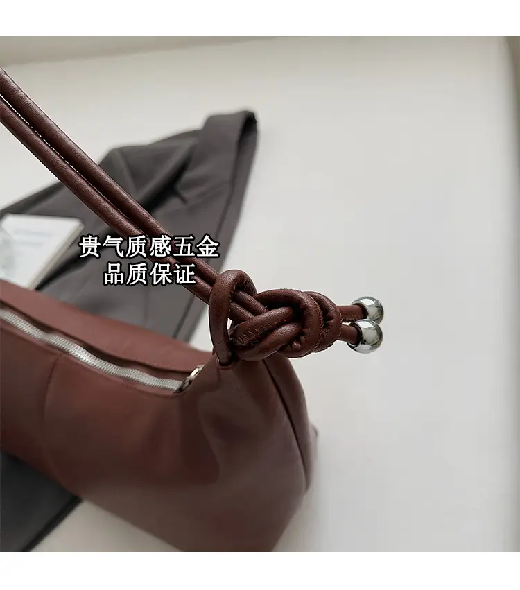 Women Large Capacity Crossbody Bag Brown Leather 2025 — feature 3
