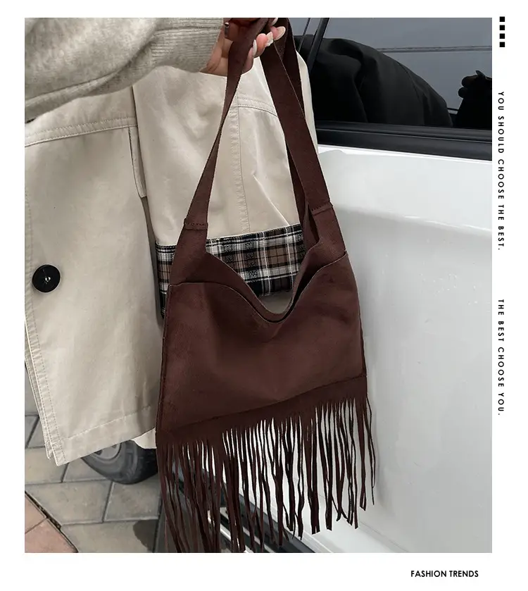 Red Tassel Crossbody Bag for Women Summer Commute — feature 2