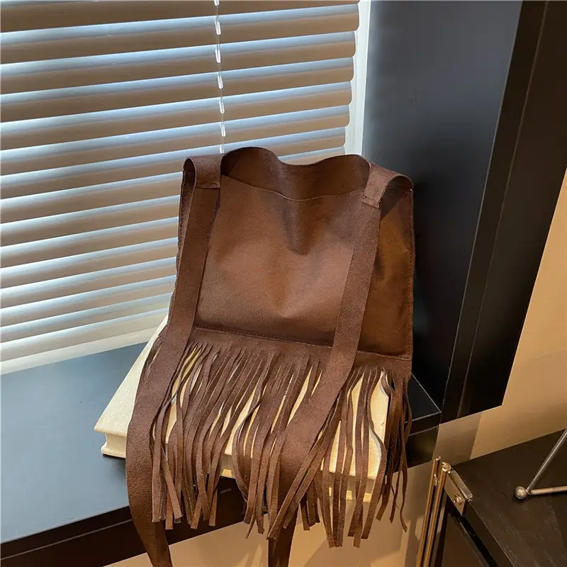 Red Tassel Crossbody Bag for Women Summer Commute - Image 3
