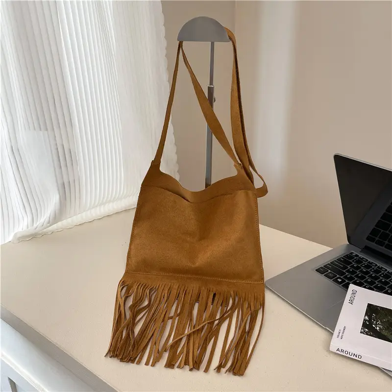 Red Tassel Crossbody Bag for Women Summer Commute - Image 4