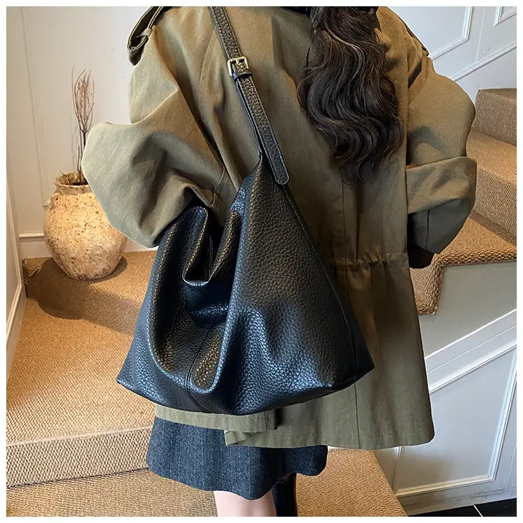 Women's Cream Leather Shoulder Crossbody Bag 2025 — feature 18