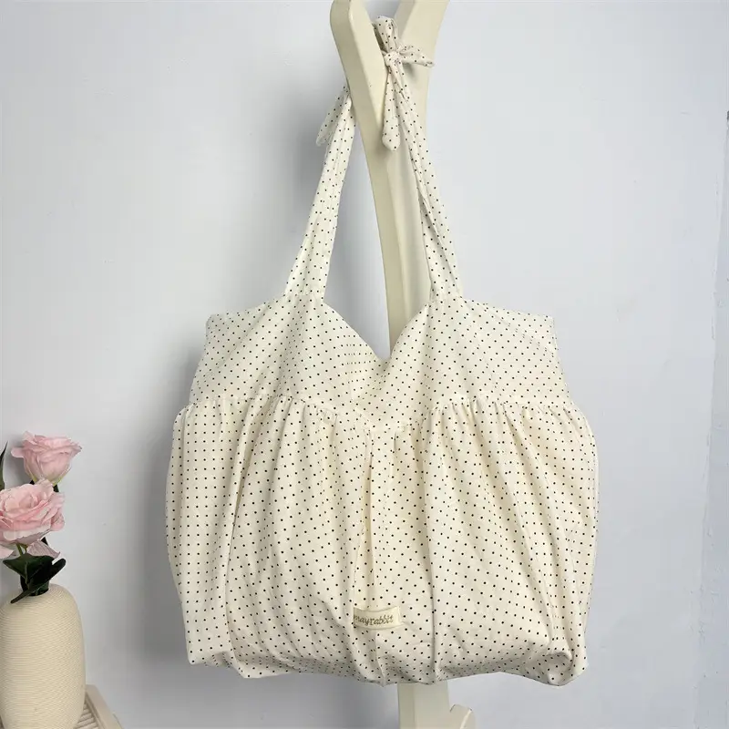 White Pleated Shoulder Bag Large Capacity Korean Canvas — feature 10