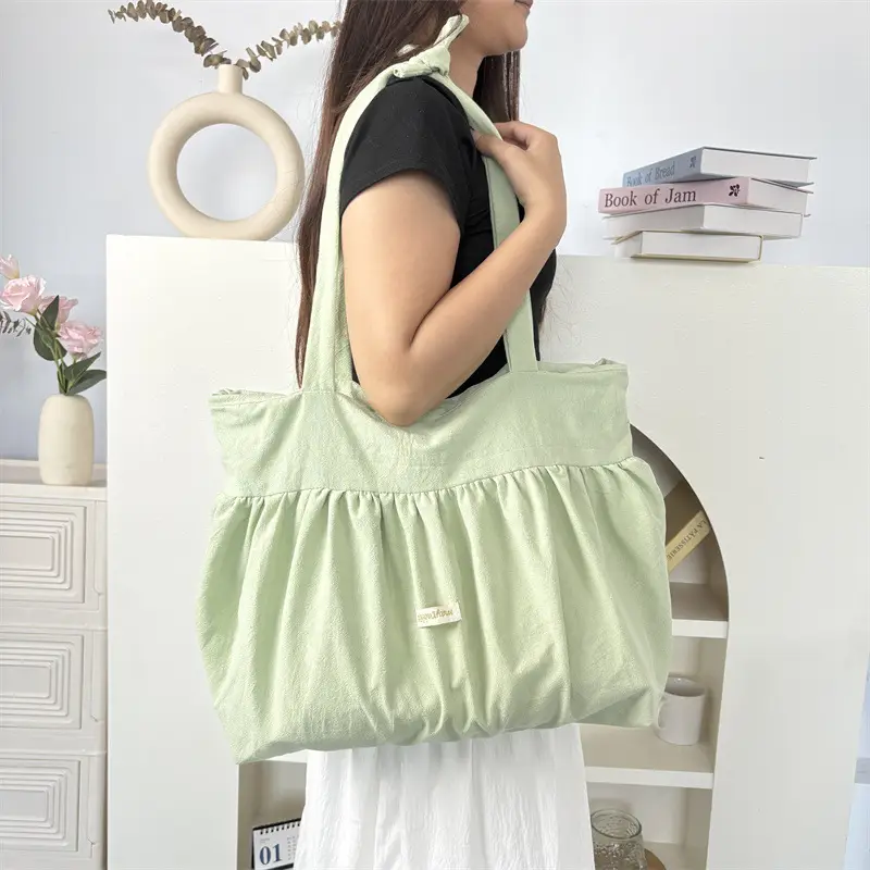 White Pleated Shoulder Bag Large Capacity Korean Canvas - Image 4