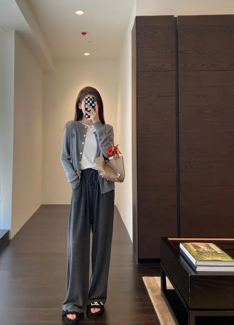 【Special Offer, No Returns or Exchanges】A Must-Have for Spring and Autumn, Layered Wear, Round Neck, Semi-High Collar, Long-Sleeve T-Shirt for Women in Autumn — feature 39