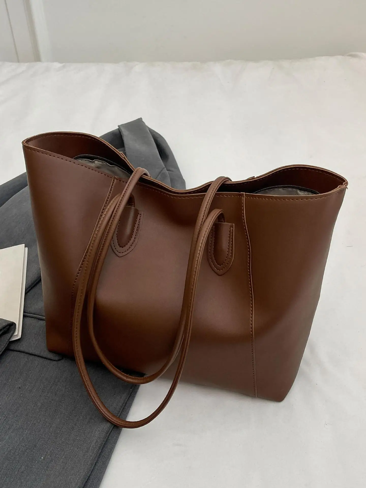 Black Large Capacity Cross-Border Tote Bag - Image 9