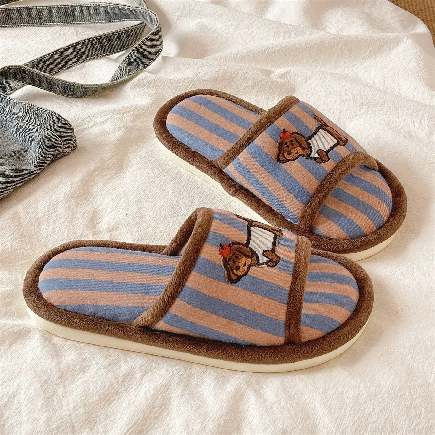 Cute Puppy Striped Slip-On Sandals for Women - Image 3