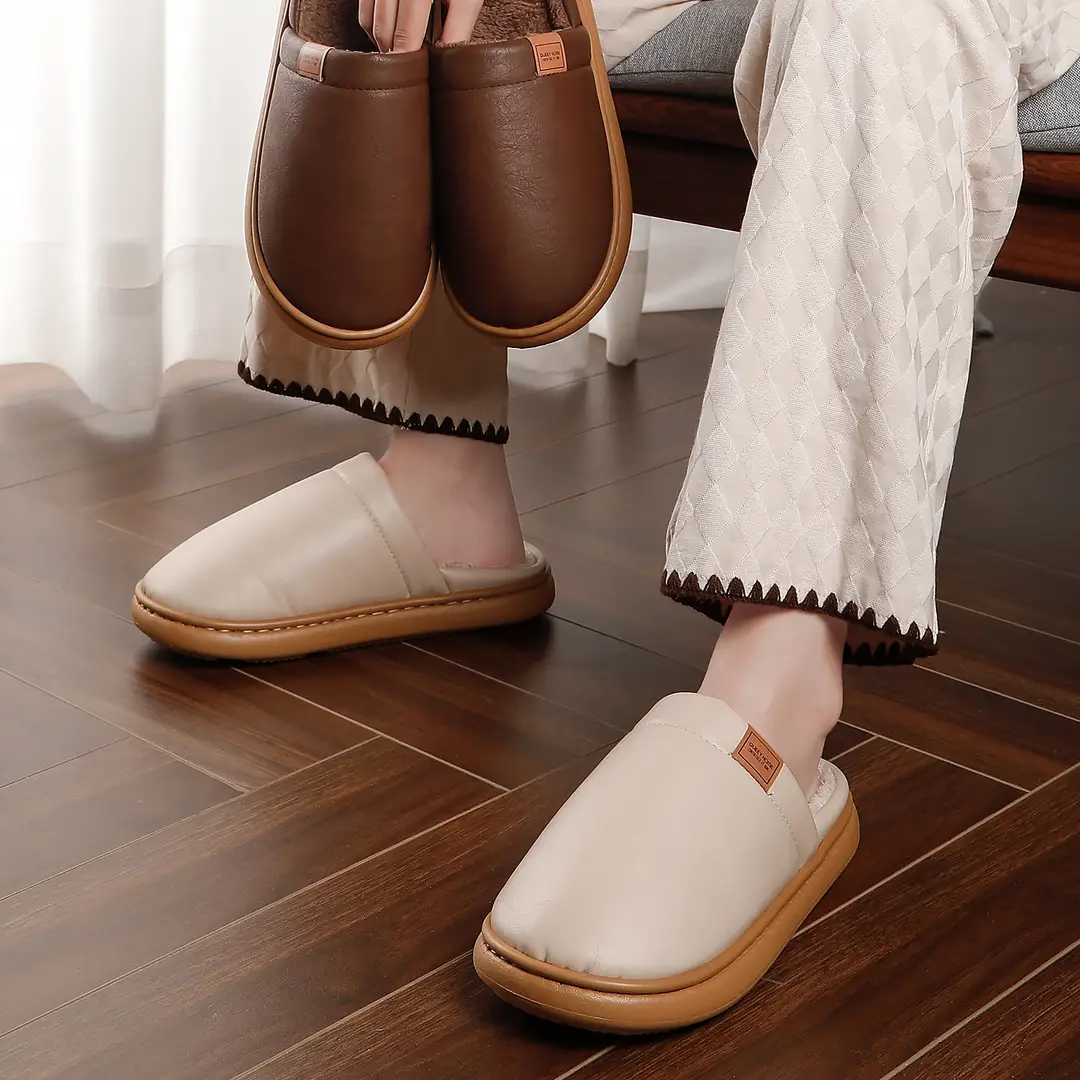 Cotton Slippers for Women Winter 2025 New Indoor Home Waterproof Anti-Slip Fleece-Lined Warm Couple's Cotton Shoes for Men