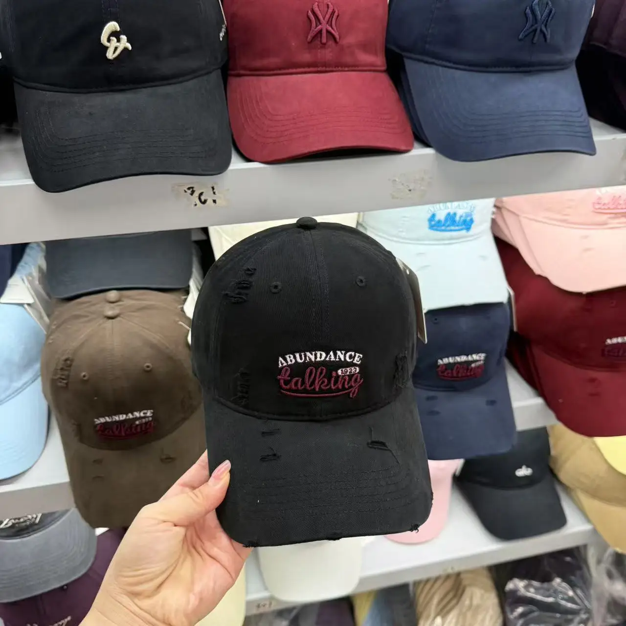 New Korean Style Ripped Baseball Cap with Embroidery - Image 11