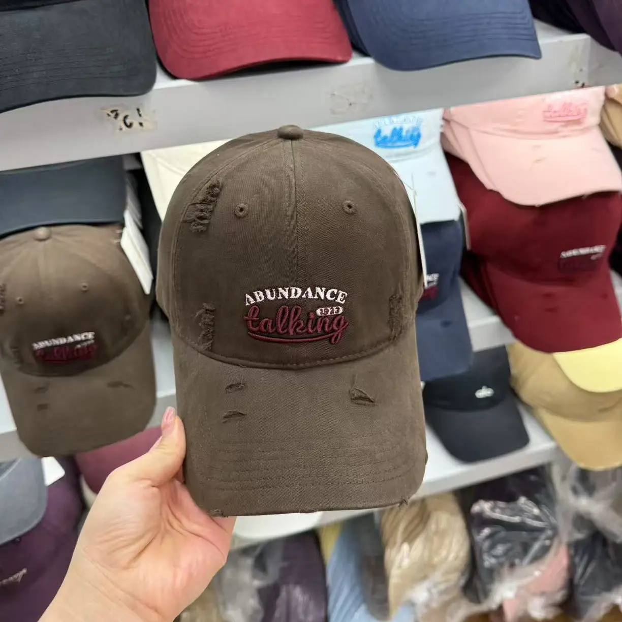 New Korean Style Ripped Baseball Cap with Embroidery — feature 4