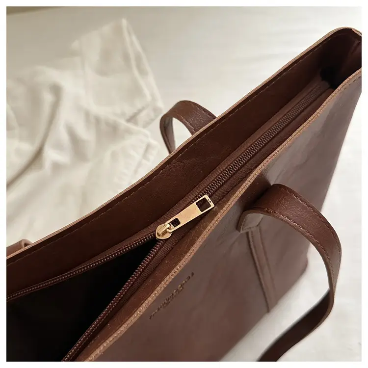 Women Retro Tote Bag Large Capacity Leather Shoulder Bag — feature 19