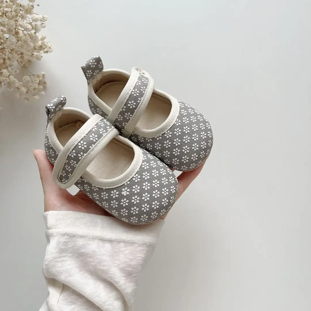 2026 Autumn New Style Colorful Cotton Soft Sole Baby Shoes Fashionable and Stylish Velcro Non-Slip Walking Shoes for Boys and Girls