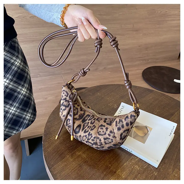 Leopard Print Crossbody Bag for Women Hot Girl Fashion — feature 7