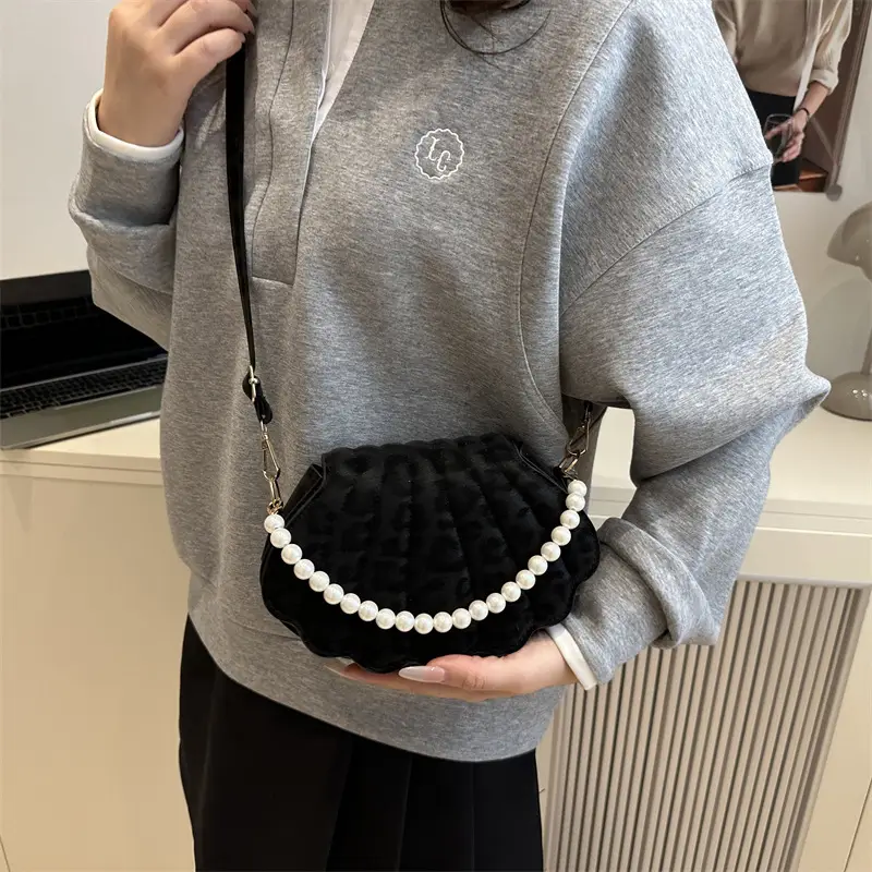 Women Pearl Chain Shoulder Bag New Autumn 2025 - Image 6